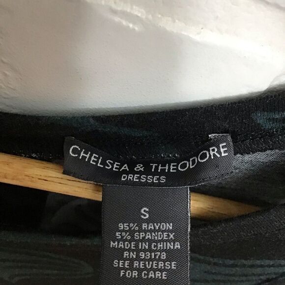 Chelsea And Theodore Jersey Trumpet Dress Black And Green Stretchy Sleeveless - Picture 5 of 10